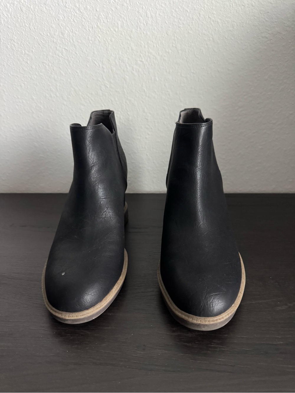 Dr. Scholl's Woman Black Chukka Wedges/Boots with Tan Sole Size 9